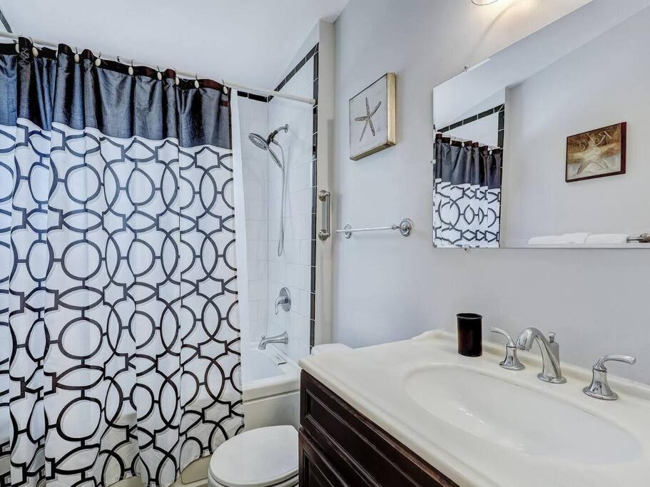 Historic Savannah Gold Private Condo With Pool - 2Bed, 1&Half Bath, Sleeps 6, 1St Floor, 15 Min Walk To Historic Savannah Center And All Attractions Exterior photo