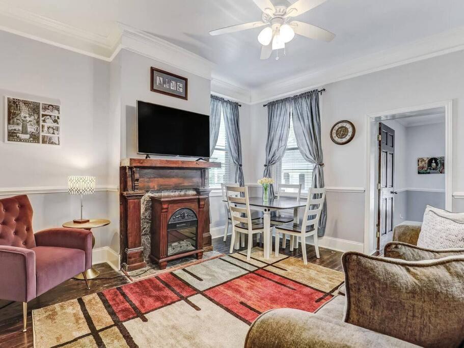 Historic Savannah Gold Private Condo With Pool - 2Bed, 1&Half Bath, Sleeps 6, 1St Floor, 15 Min Walk To Historic Savannah Center And All Attractions Exterior photo